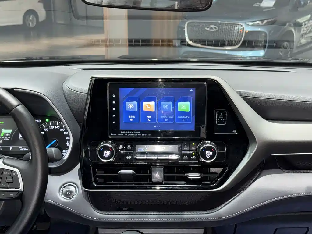 Toyota Highlander 2024 — фото 14