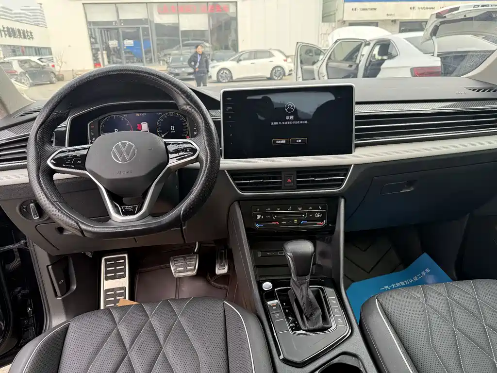 Volkswagen Tiguan L 2023 — фото 7