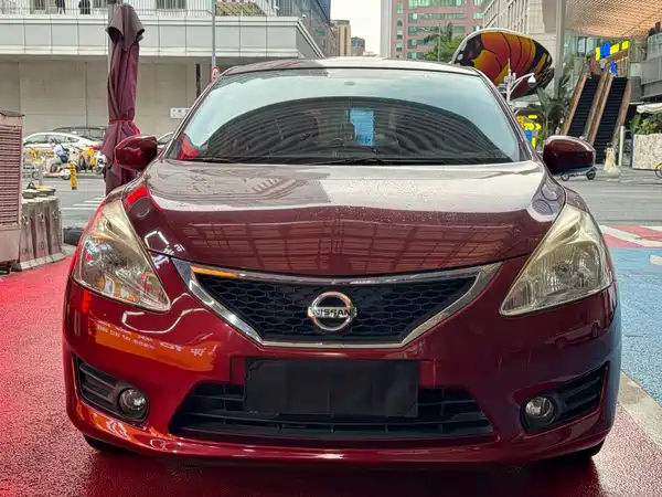 Nissan Tiida 2013
