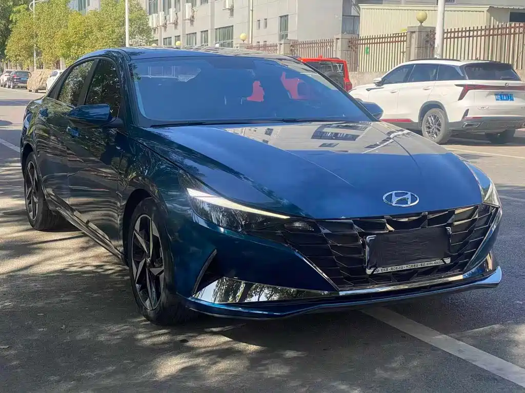 Hyundai Elantra 2023 — фото 3