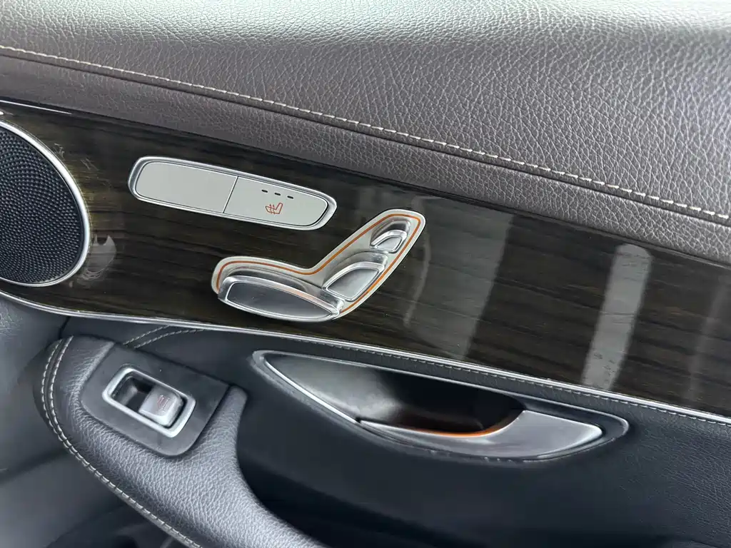 Mercedes-Benz GLC 2018 — фото 14