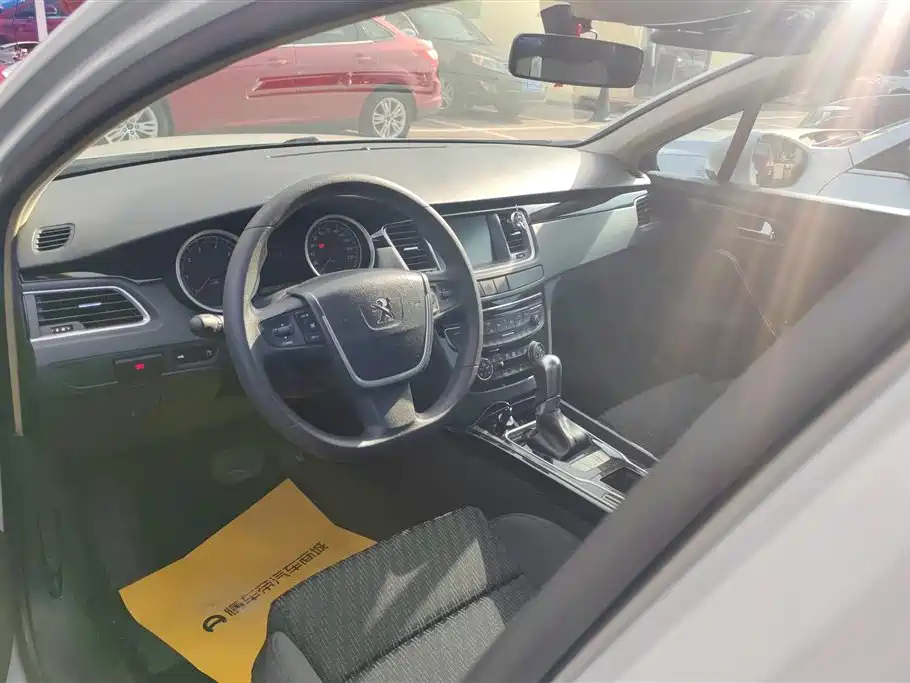 Peugeot 508 2015 — фото 12