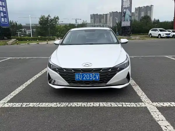 Hyundai Elantra 2022