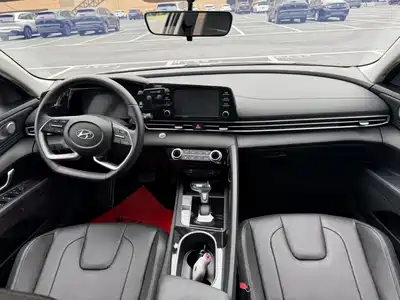 Hyundai Elantra 2022