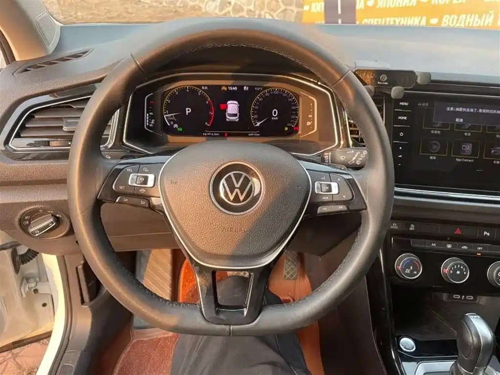 Volkswagen T-Roc 2022 — фото 11