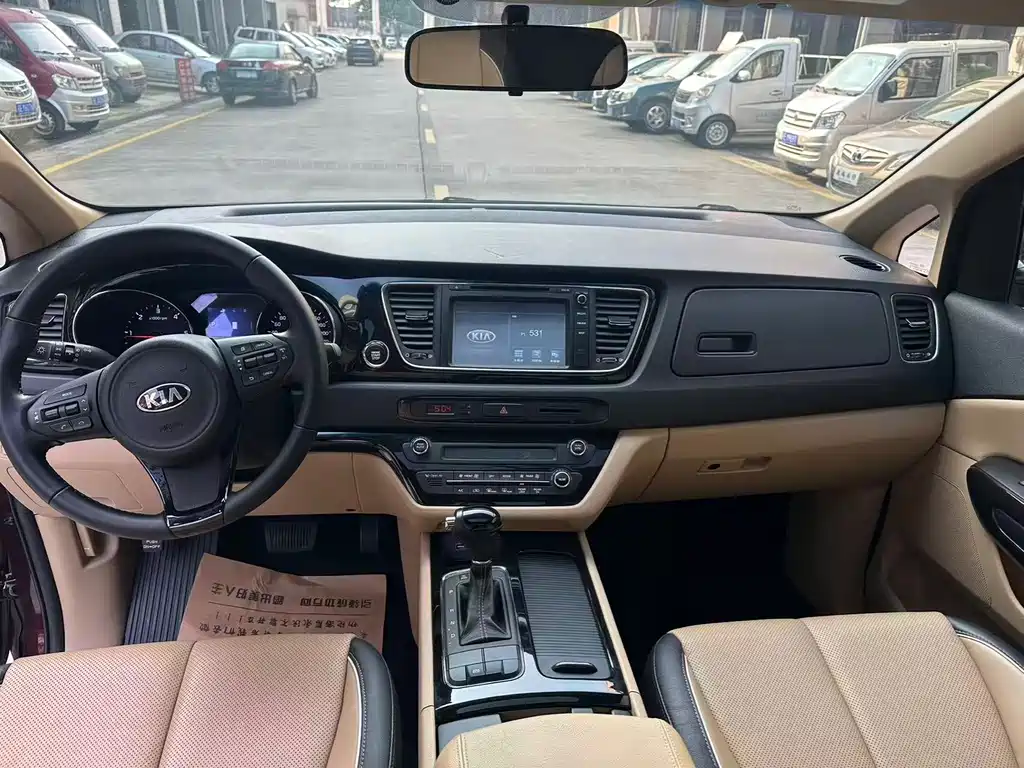 Kia Carnival 2016 — фото 6