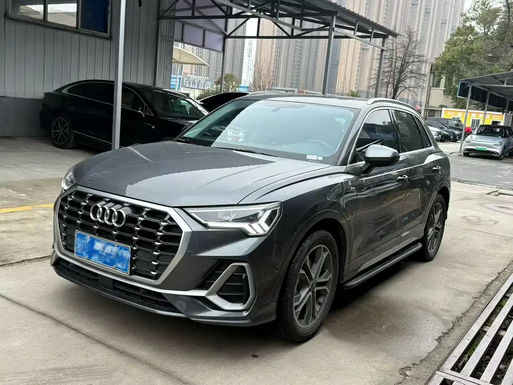 Audi Q3 2023 — фото 1