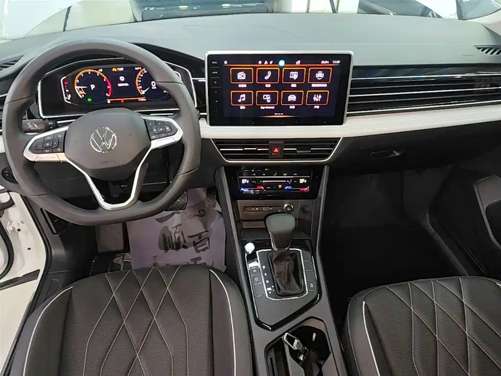 Volkswagen Tiguan L 2024 — фото 14