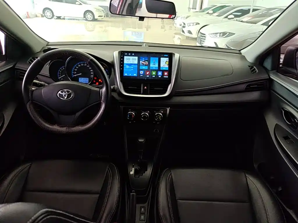 Toyota Yaris L 2019 — фото 10