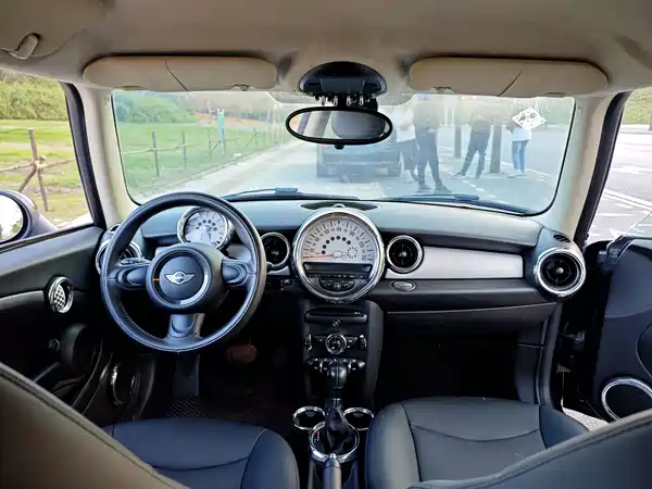 MINI Clubman 2011