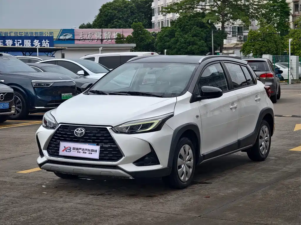 Toyota Yaris L 2022