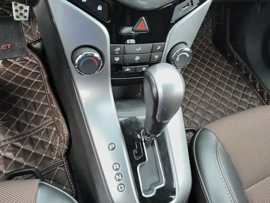 Chevrolet Cruze 2015 — фото 16