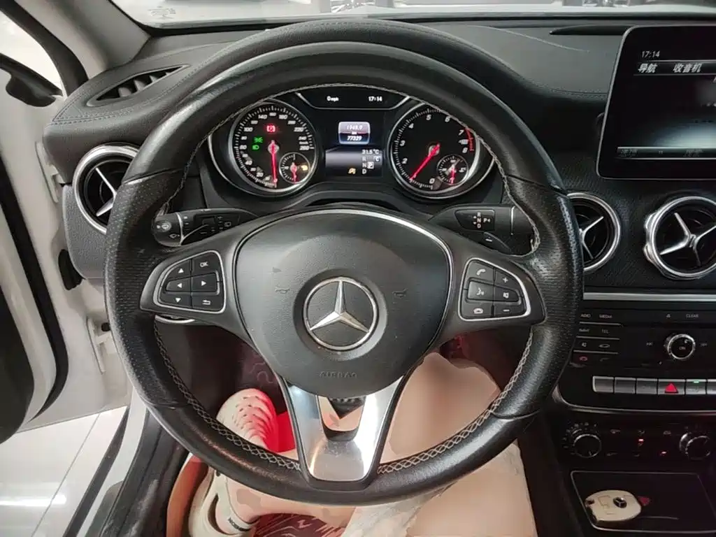 Mercedes-Benz GLA 2018 — фото 11