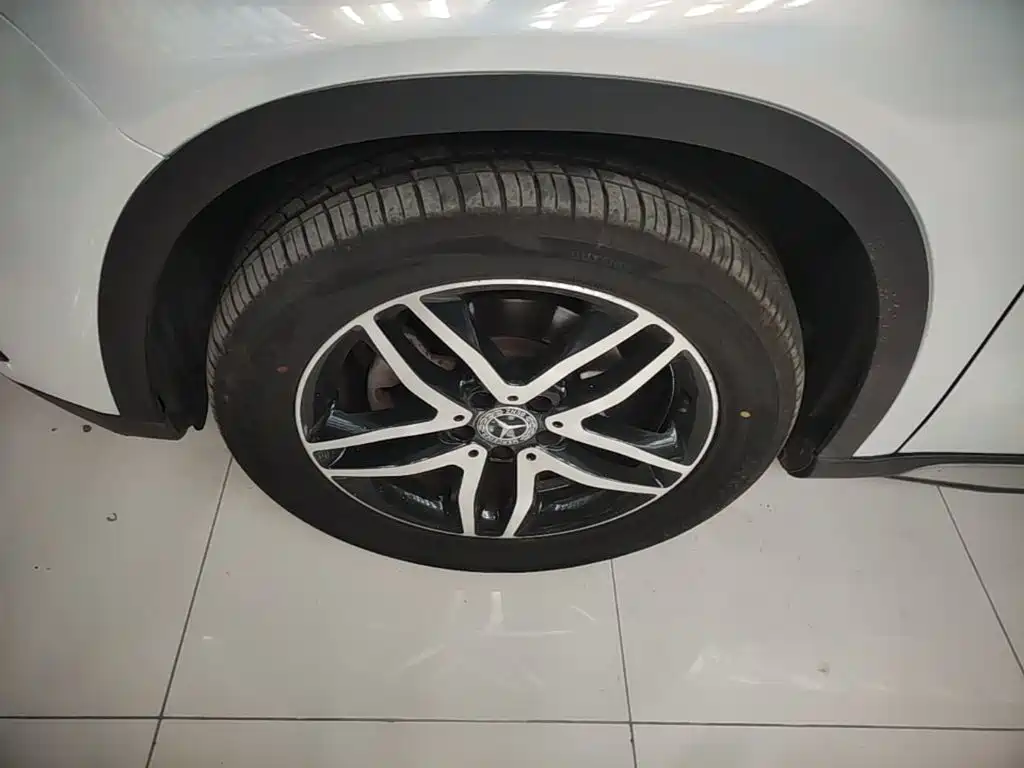 Mercedes-Benz GLA 2018 — фото 23