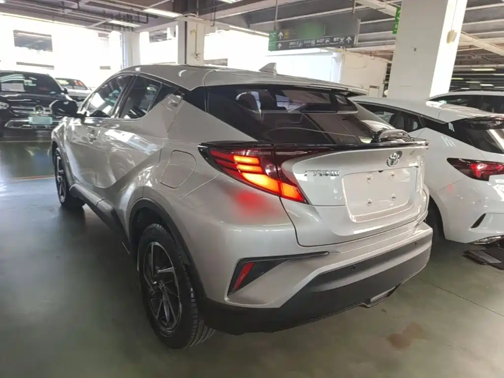 Toyota C-HR 2022 — фото 5