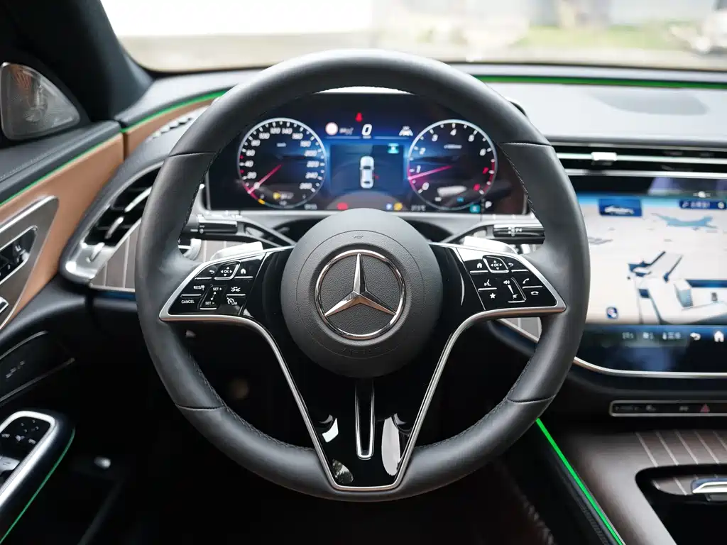 Mercedes-Benz E-Class 2024 — фото 19