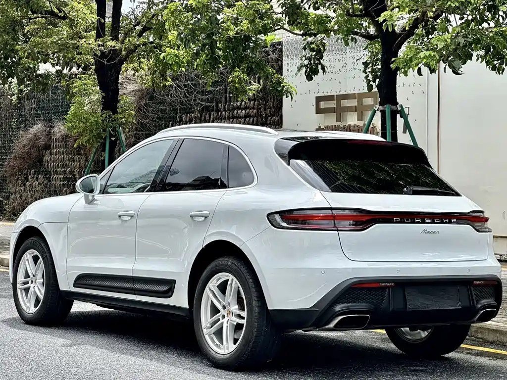 Porsche Macan 2023 — фото 10
