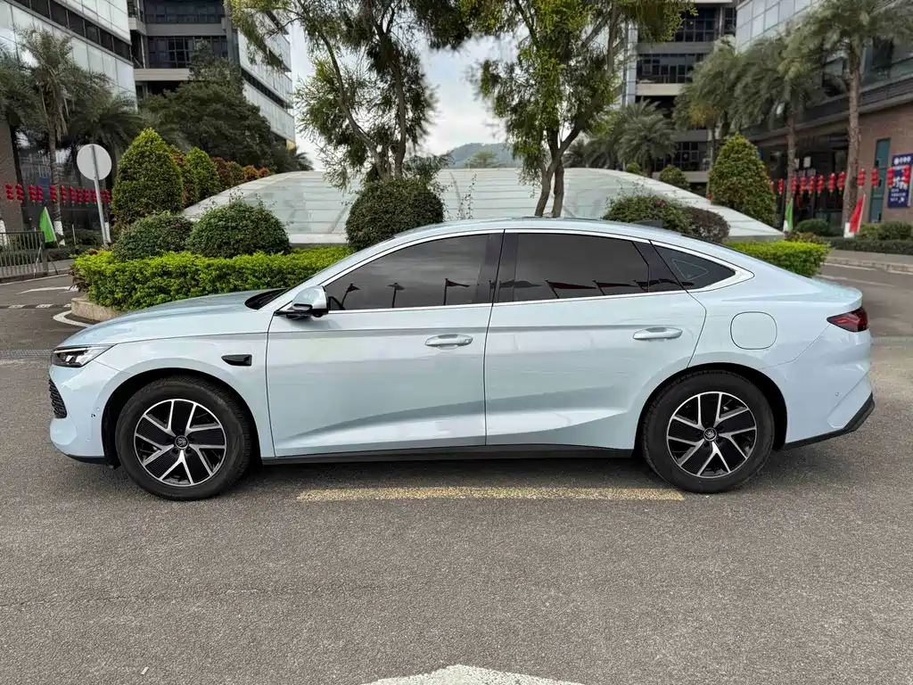 BYD Qin L 2025 — фото 21