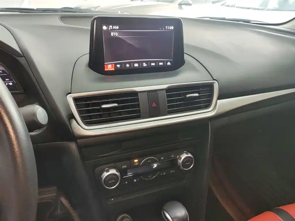 Mazda 3 Axela 2019 — фото 13