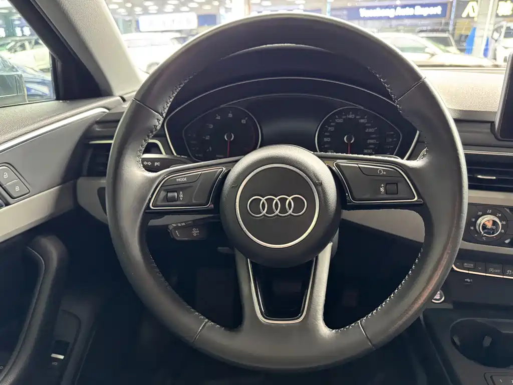 Audi A4L 2019 — фото 14