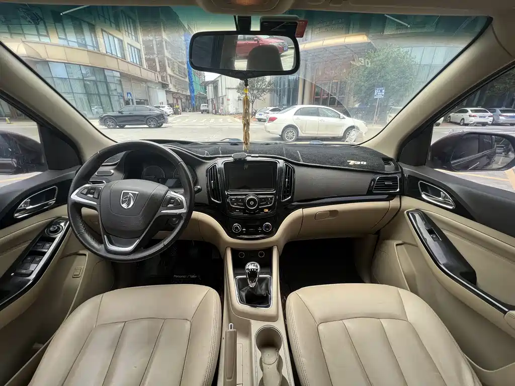 Baojun 730 2015