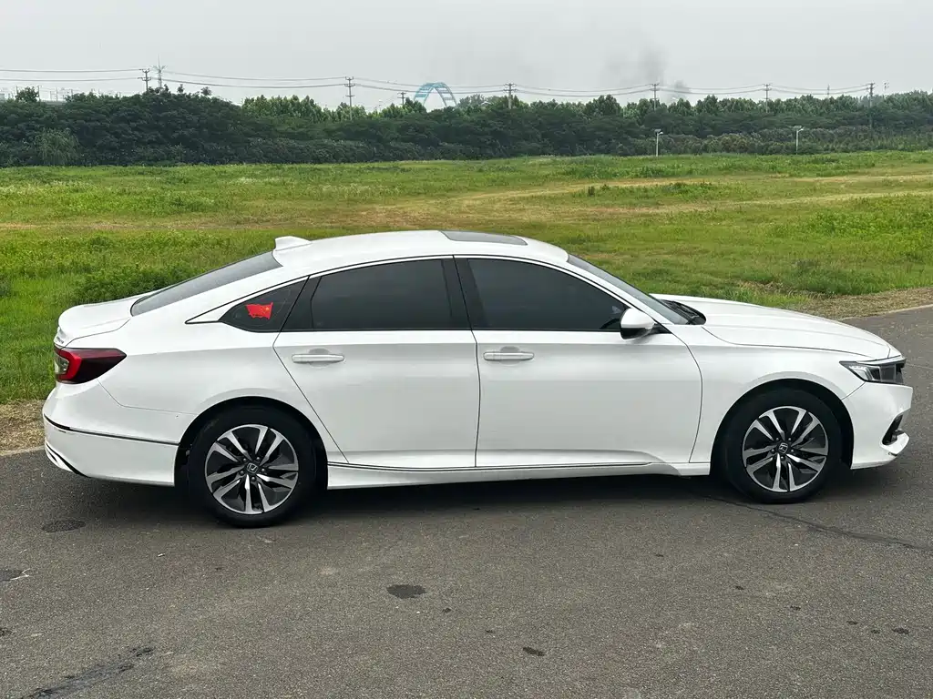 Honda Accord 2022 — фото 13