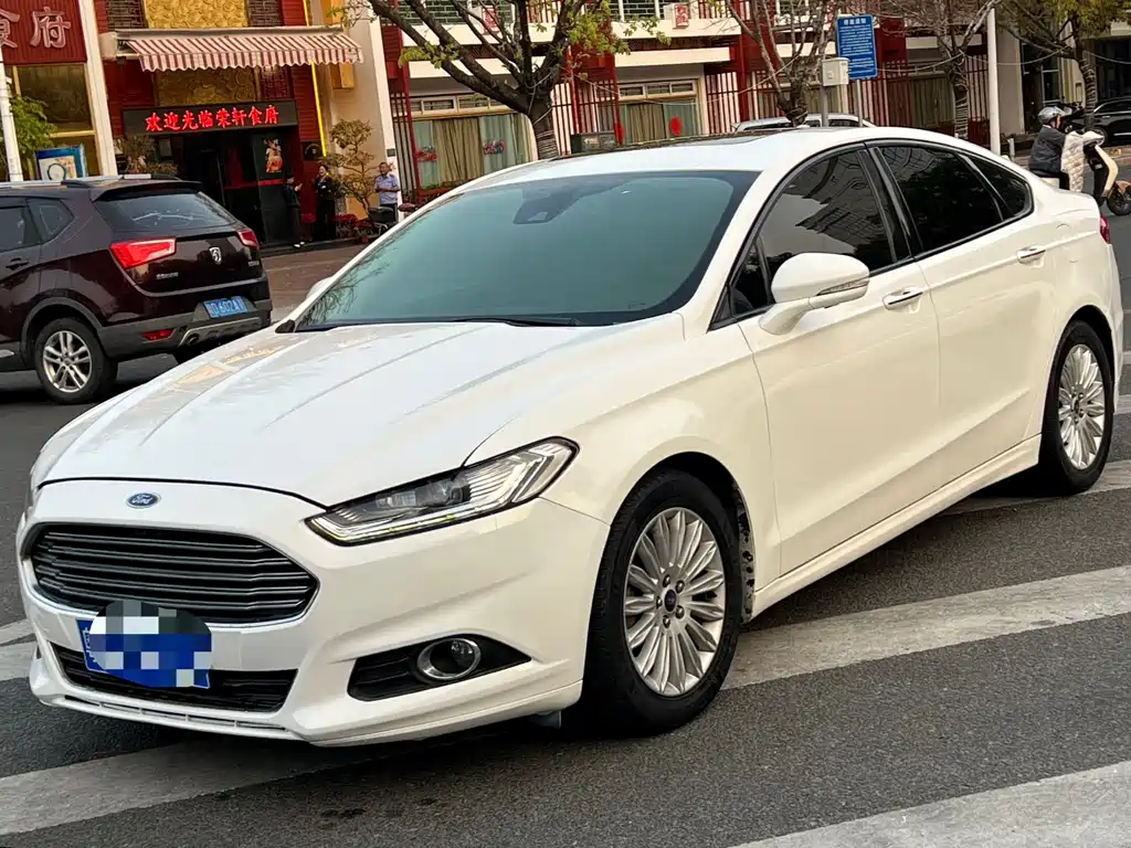 Ford Mondeo 2014 — фото 1