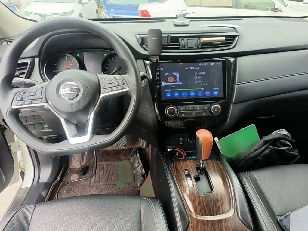 Nissan X-Trail 2017 — фото 10
