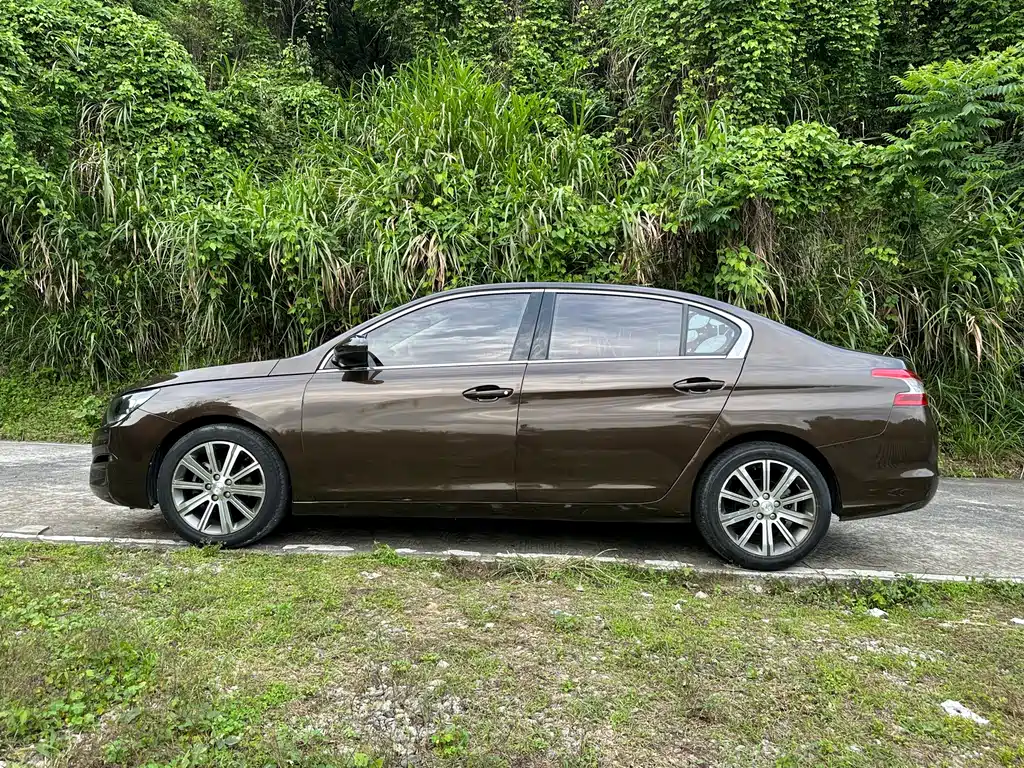 Peugeot 408 2015 — фото 18