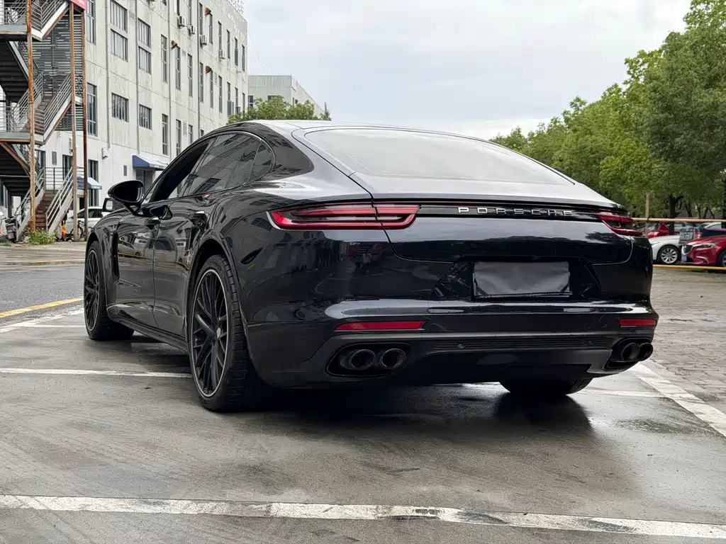 Porsche Panamera 2020 — фото 17