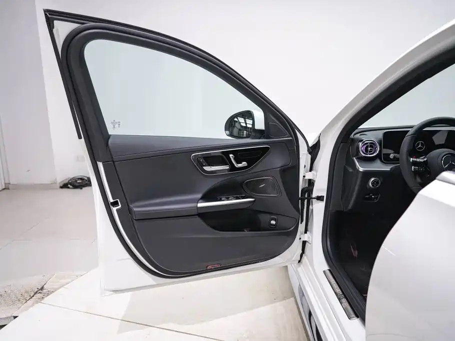 Mercedes-Benz C-Class 2022 — фото 20