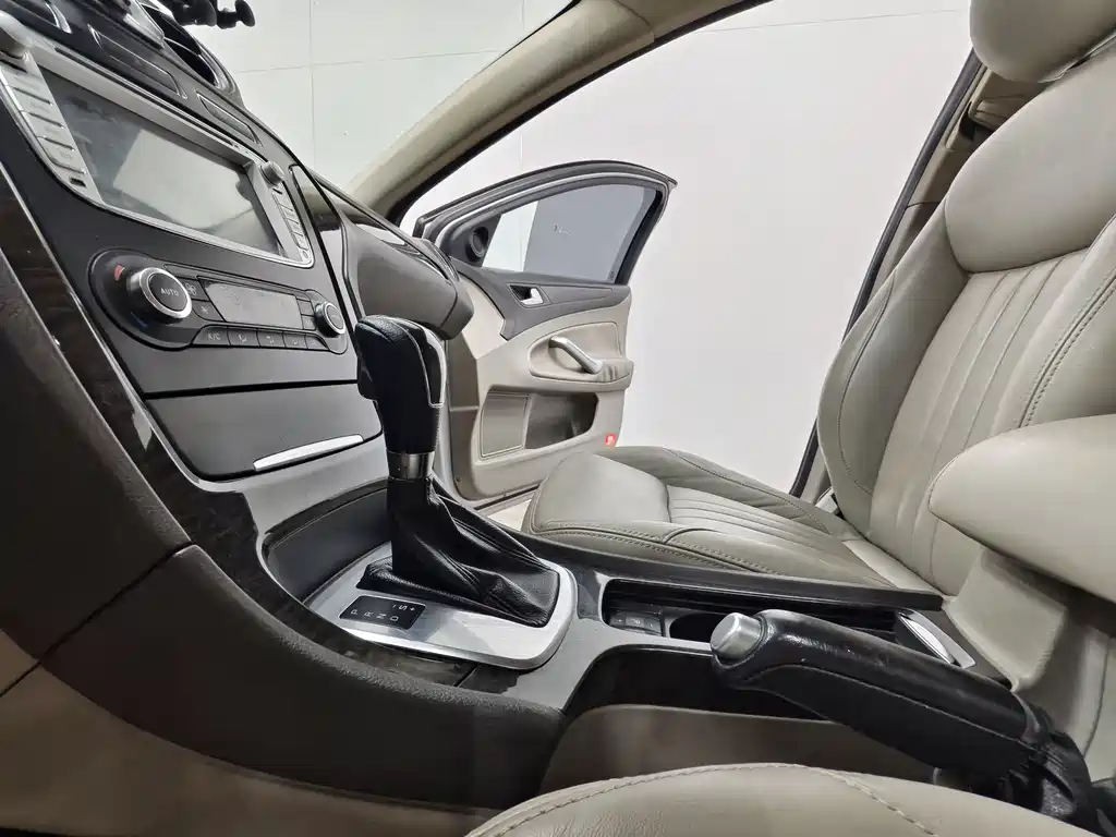 Ford Mondeo Zhisheng 2013 — фото 12