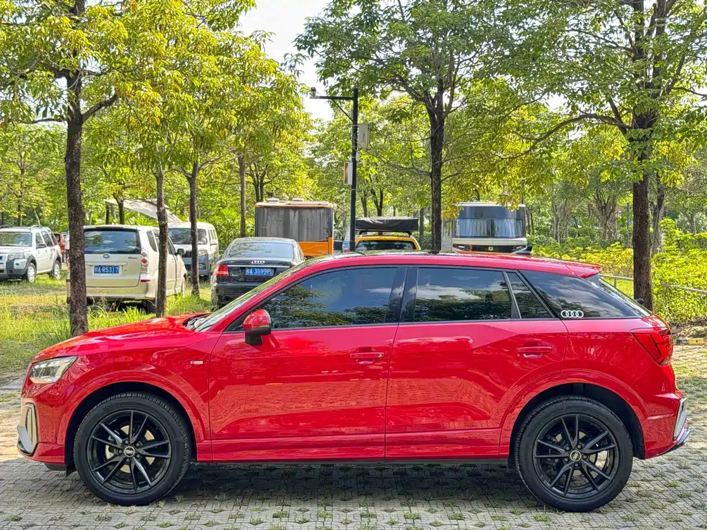 Audi Q2L 2022