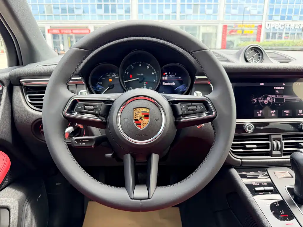 Porsche Macan 2023 — фото 18