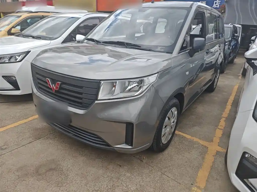 Wuling Hongguang PLUS 2024