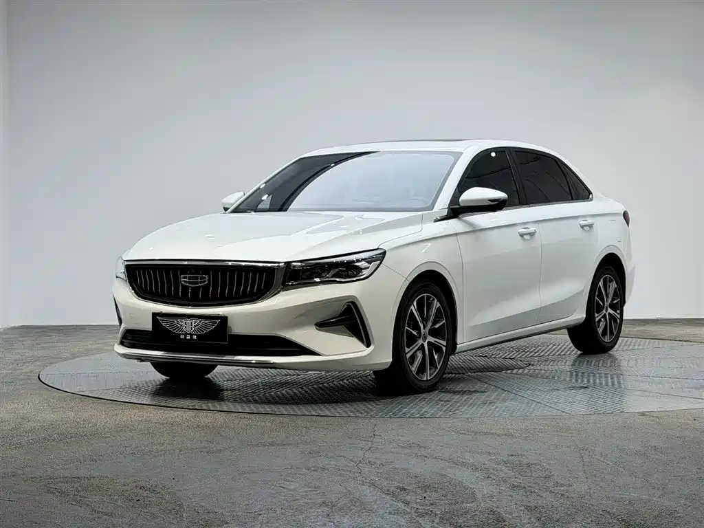 Geely Emgrand 2022