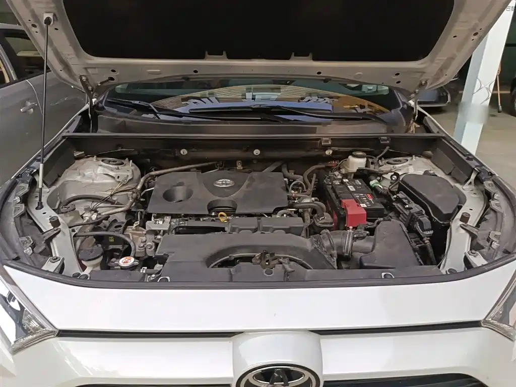 Toyota RAV4 2020 — фото 16
