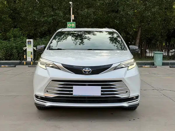 Toyota Sienna 2022