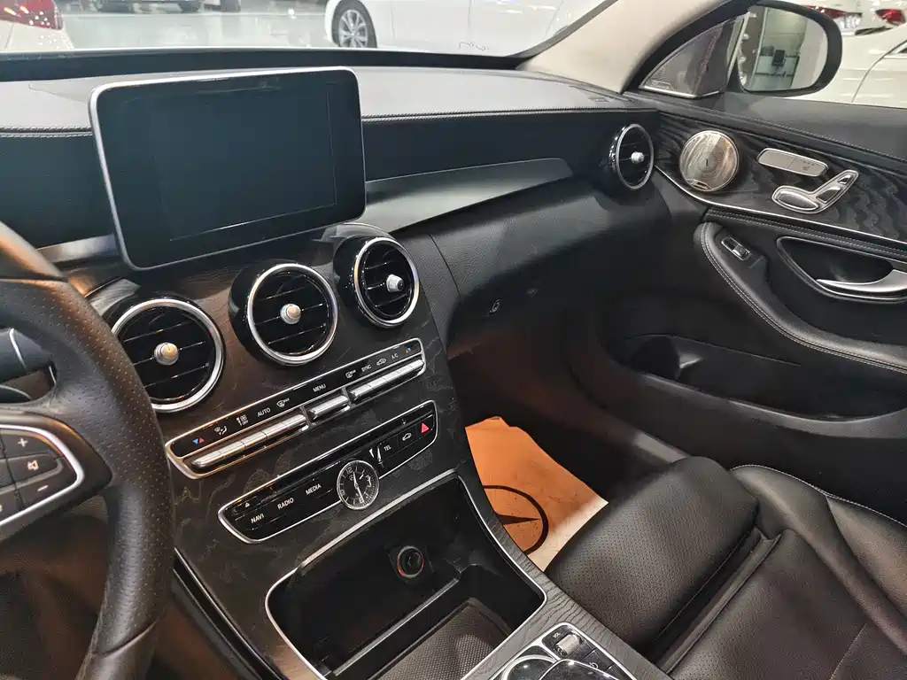 Mercedes-Benz C-Class 2018 — фото 8