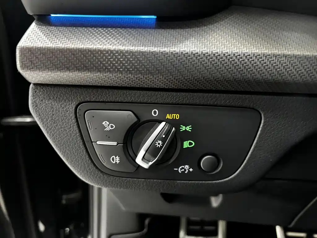 Audi Q5L 2023 — фото 14