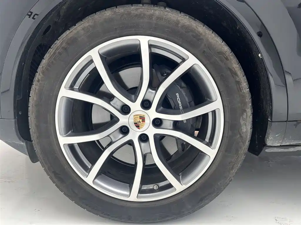 Porsche Cayenne 2025 — фото 13