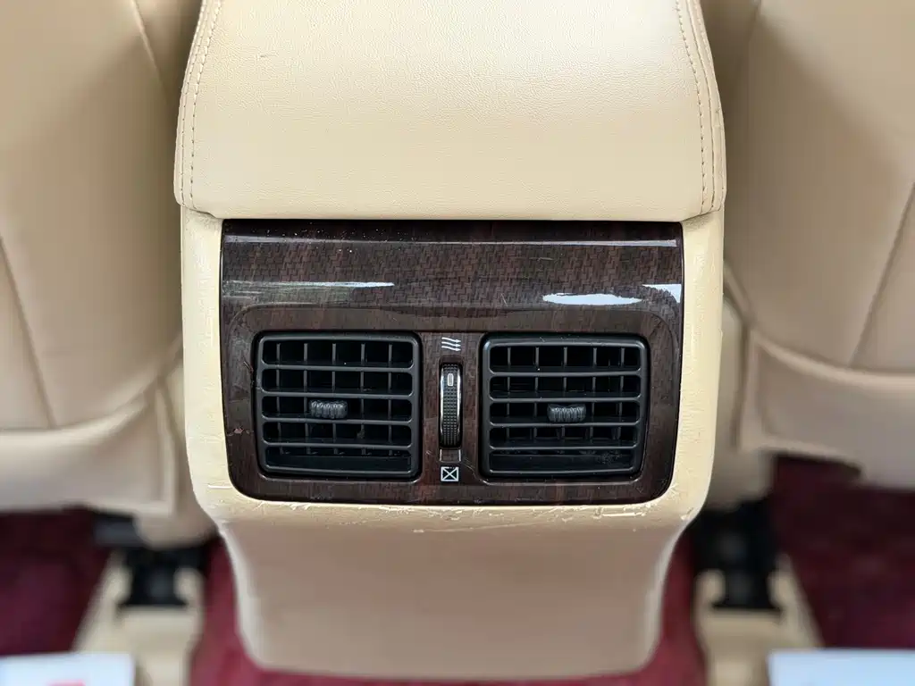 Toyota Camry 2016 — фото 10