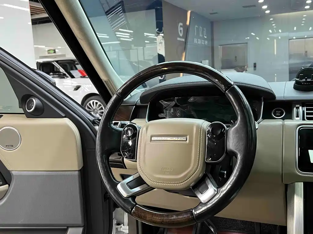Land Rover Range Rover 2018 — фото 7