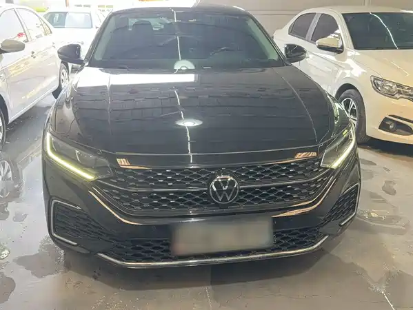 Volkswagen Passat 2023
