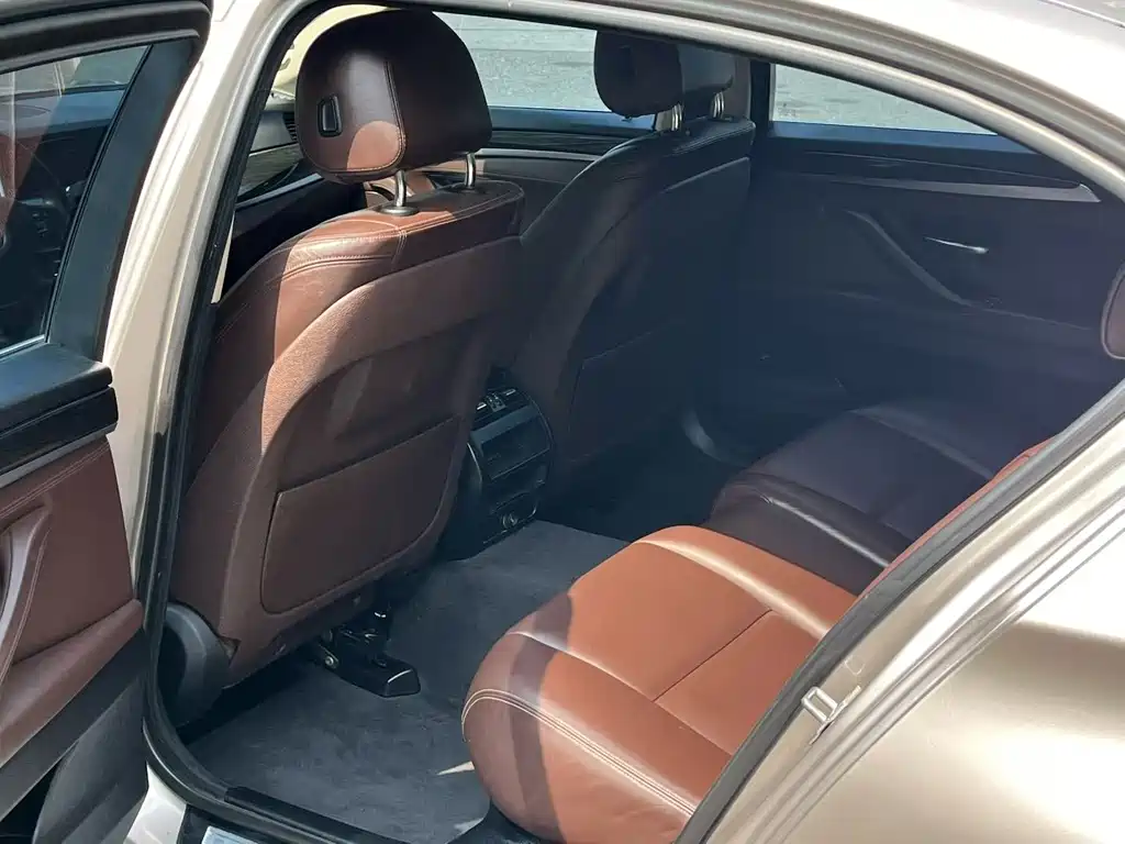 BMW 5 Series 2015 — фото 8