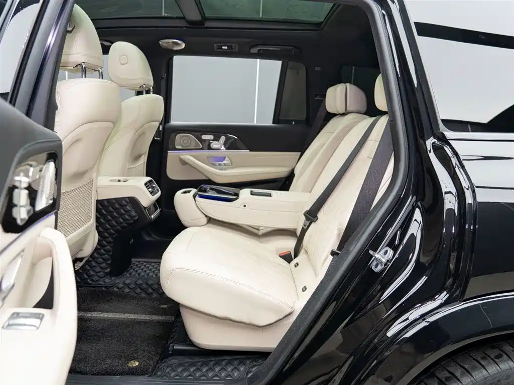 Mercedes-Benz GLS AMG 2025 — фото 10