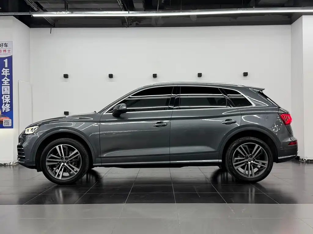 Audi Q5L 2020 — фото 10