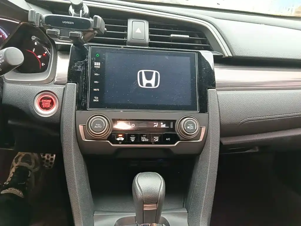 Honda Civic 2020 — фото 13