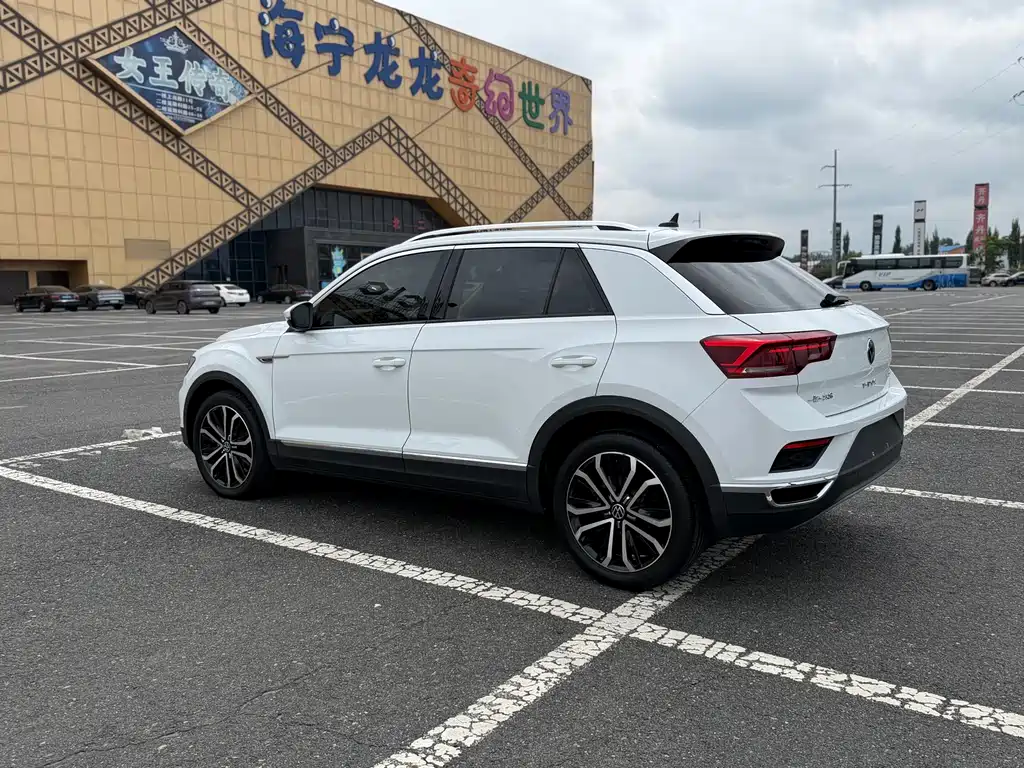 Volkswagen T-Roc 2021 — фото 6