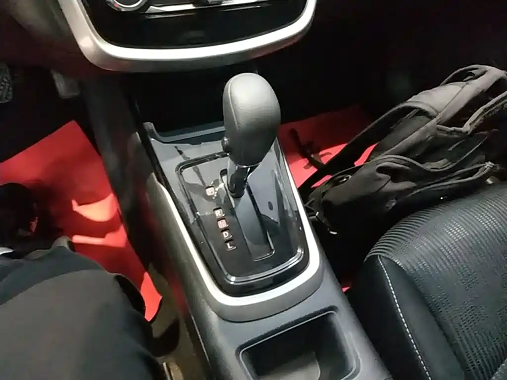 Nissan Tiida 2019 — фото 14